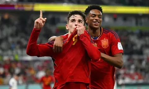 Bảng E > Tây Ban Nha 7-0 Costa Rica: Tây Ban Nha phô diễn sức mạnh hủy diệt