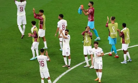 Bảng A > Qatar 0-2 Hà Lan: Không thể cản bước Van Gaal