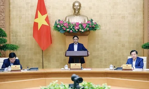 Thủ tướng: Trách nhiệm của cơ quan nhà nước càng phải cao khi người dân, doanh nghiệp gặp khó khăn