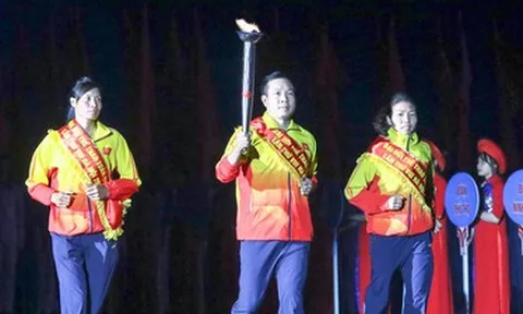 Nghi lễ xin lửa thắp đuốc tại Đại hội Thể thao toàn quốc lần thứ IX được tổ chức ngày 5/12