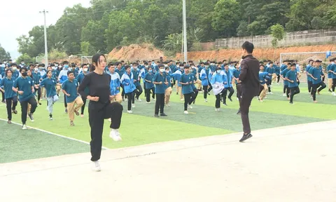 Gấp rút tập luyện chuẩn bị cho Lễ khai mạc Đại hội Thể thao toàn quốc lần thứ IX