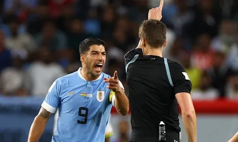 Luis Suarez tố trọng tài chống lại Uruguay