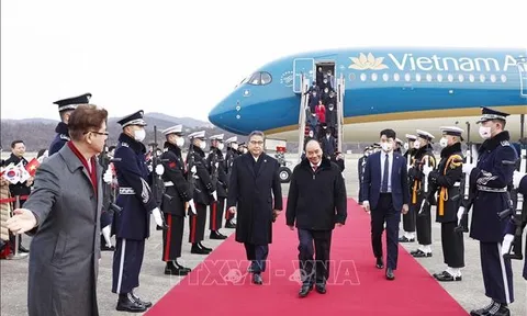 Chủ tịch nước Nguyễn Xuân Phúc bắt đầu thăm cấp Nhà nước Đại Hàn Dân Quốc