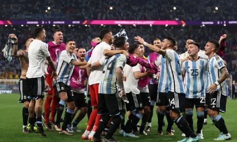 Huấn luyện viên tuyển Australia không tiếc lời khen ngợi Lionel Messi