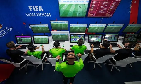 V.League 2023: VAR lưu động liệu có ngon - bổ - rẻ?