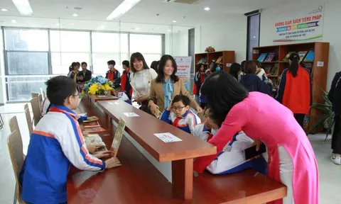 Khai trương không gian sách tiếng Pháp tại Quảng Ninh