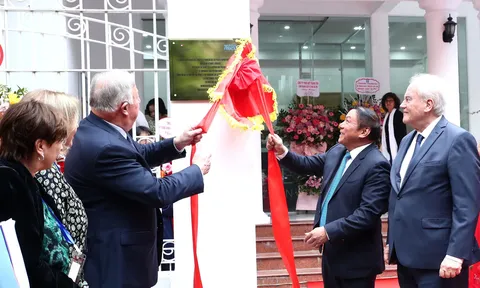 Bộ trưởng Nguyễn Văn Hùng và Chủ tịch Thượng viện Pháp Gérard LARCHER khai trương trụ sở Viện Pháp tại Hà Nội