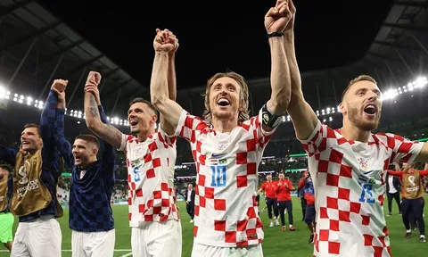 Tranh hạng Ba > Croatia 2-1 Morocco: Món quà ý nghĩa dành cho Modric
