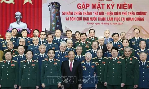 Chủ tịch nước dự Gặp mặt kỷ niệm 50 năm Chiến thắng 'Hà Nội - Điện Biên Phủ trên không'