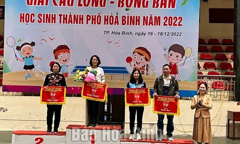 Giải Cầu lông - Bóng bàn Học sinh thành phố Hòa Bình năm 2022