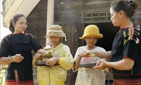 Hợp tác bảo tồn, phát huy văn hóa cồng chiêng tại Đắk Lắk