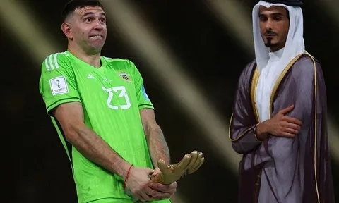 Vô địch World Cup 2022, thủ môn Emil Martinez muốn rời Aston Villa