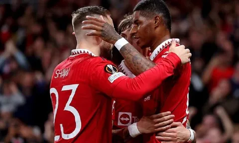 Man United gia hạn hợp đồng cùng lúc với 4 cầu thủ