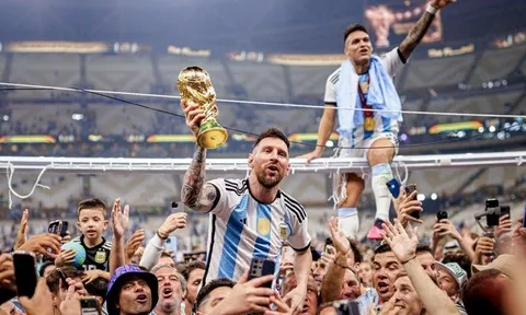 Huấn luyện viên Ancelotti không công nhận Messi là cầu thủ hay nhất lịch sử bóng đá