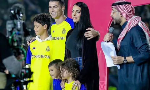 Ronaldo được đặc cách sống cùng bạn gái khi tới Saudi Arabia