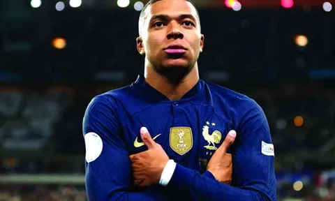Mbappe vượt Messi và Ronaldo thành cầu thủ kiếm tiền nhiều nhất giới bóng đá năm 2022