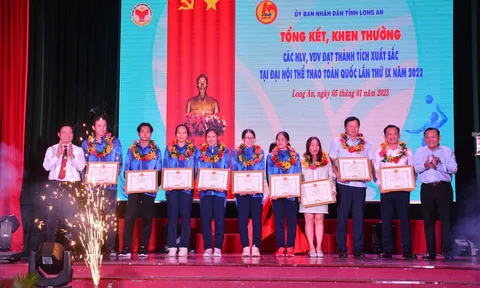 Long An khen thưởng huấn luyện viên, vận động viên đạt thành tích xuất sắc tại Đại hội Thể thao toàn quốc lần thứ IX  