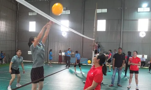 Đồng Tháp: Giao lưu Bóng chuyền hơi nữ mừng Đảng - mừng Xuân Quý Mão năm 2023