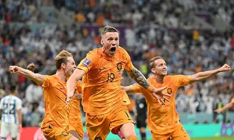 Man United tiến gần chữ ký của tiền đạo cao 1m97 người Hà Lan