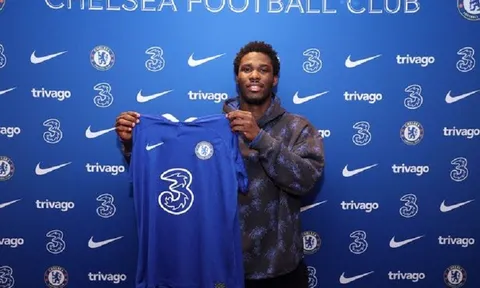 Chelsea gặp rắc rối với tân binh David Fofana