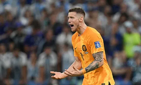 Man United gặp khó trong thương vụ chiêu mộ tiền đạo Wout Weghorst
