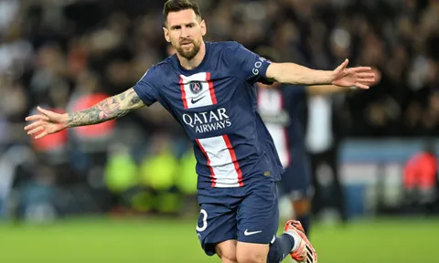 Lionel Messi cân bằng thành tích ghi bàn của C.Ronaldo