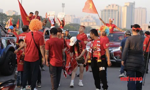 Toàn cảnh trước trận Việt Nam - Thái Lan: Không khí sôi động ở Mỹ Đình