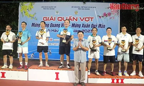 Gần 200 vận động viên tham gia giải Quần vợt tỉnh Hậu Giang mừng Xuân