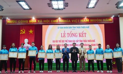 Thừa Thiên Huế khen thưởng các huấn luyện viên,vận động viên có thành tích xuất sắc tại Đại hội Thể thao toàn quốc lần thứ IX