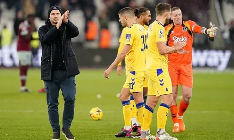 Everton sa thải huấn luyện viên Frank Lampard và các trợ lý