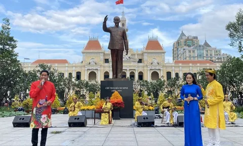 TP Hồ Chí Minh: Biểu diễn đờn ca tài tử để hút khách du Xuân