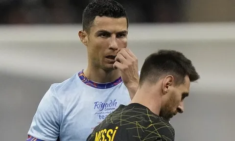 Cristiano Ronaldo từng tò mò về mức lương của Lionel Messi