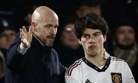 Huấn luyện viên Erik ten Hag không vui dù Man United thắng đậm