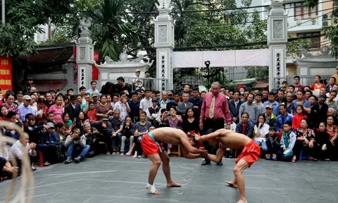 Lễ hội vật làng Mai Động