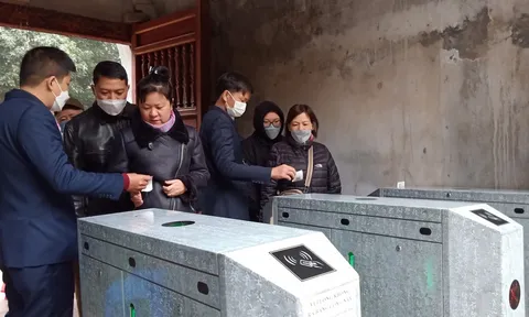 Hệ thống vé điện tử phát huy hiệu quả cao độ tại Văn Miếu dịp Tết nguyên đán