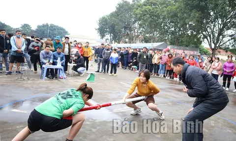 Hội thi thể thao dân tộc trong Lễ hội Khai hạ dân tộc Mường