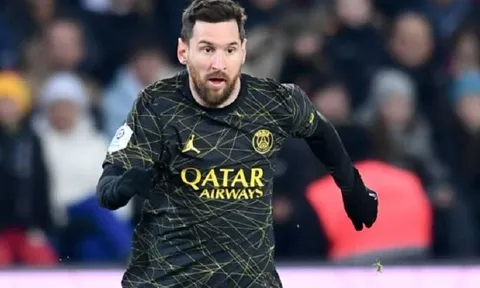 Phung phí cơ hội, Lionel Messi bị cổ động viên chế nhạo