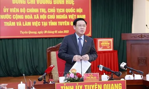 Chủ tịch Quốc hội Vương Đình Huệ làm việc với cán bộ chủ chốt tỉnh Tuyên Quang