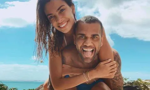 Vợ Alves đòi ly hôn sau scandal tình dục của chồng