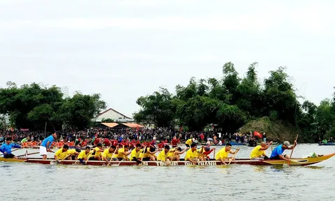 Giải đua thuyền trên sông Bà Rén năm 2023