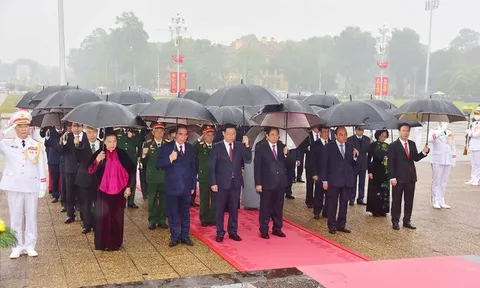 Lãnh đạo Đảng, Nhà nước vào Lăng viếng Chủ tịch Hồ Chí Minh; tưởng niệm các Anh hùng liệt sĩ