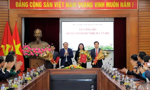 Công bố các quyết định về công tác cán bộ tại Bộ Văn hóa, Thể thao và Du lịch