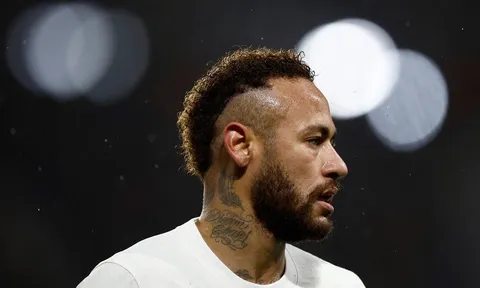 Hội cổ động viên Paris Saint-Germain lại chỉ trích Neymar