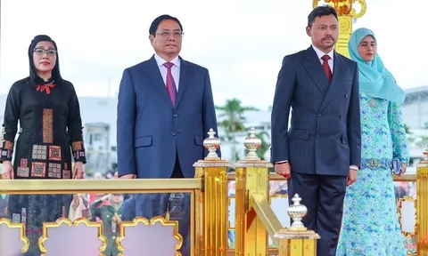 Thủ tướng Phạm Minh Chính bắt đầu chuyến thăm chính thức Brunei Darussalam