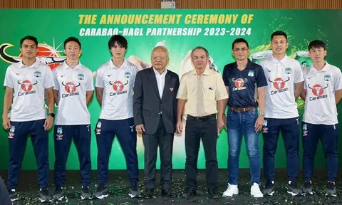 V.League 2023: Bầu Đức lo xa