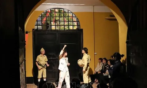 Ra mắt Tour đêm Hỏa Lò 'Đêm thiêng liêng 3: Lửa thanh xuân'