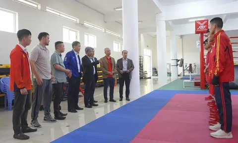 Thứ trưởng Hoàng Đạo Cương kiểm tra công tác huấn luyện chuẩn bị SEA Games 32 tại Trung tâm Huấn luyện Thể thao Quốc gia Đà Nẵng