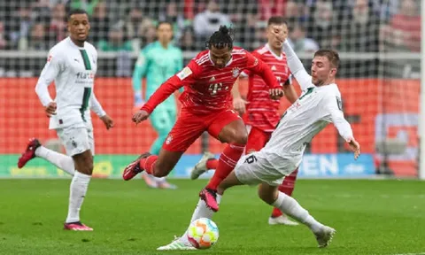 Chơi thiếu người, Bayern Munich gục ngã trên sân của Gladbach