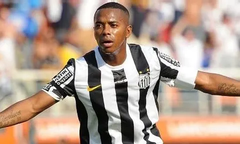 Italy yêu cầu Robinho chấp hành án tù tại quê nhà