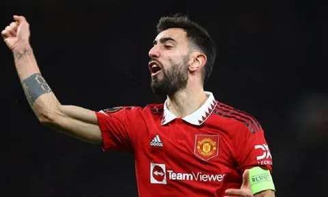 Bruno Fernandes vừa là tội đồ, vừa là người hùng của Man United